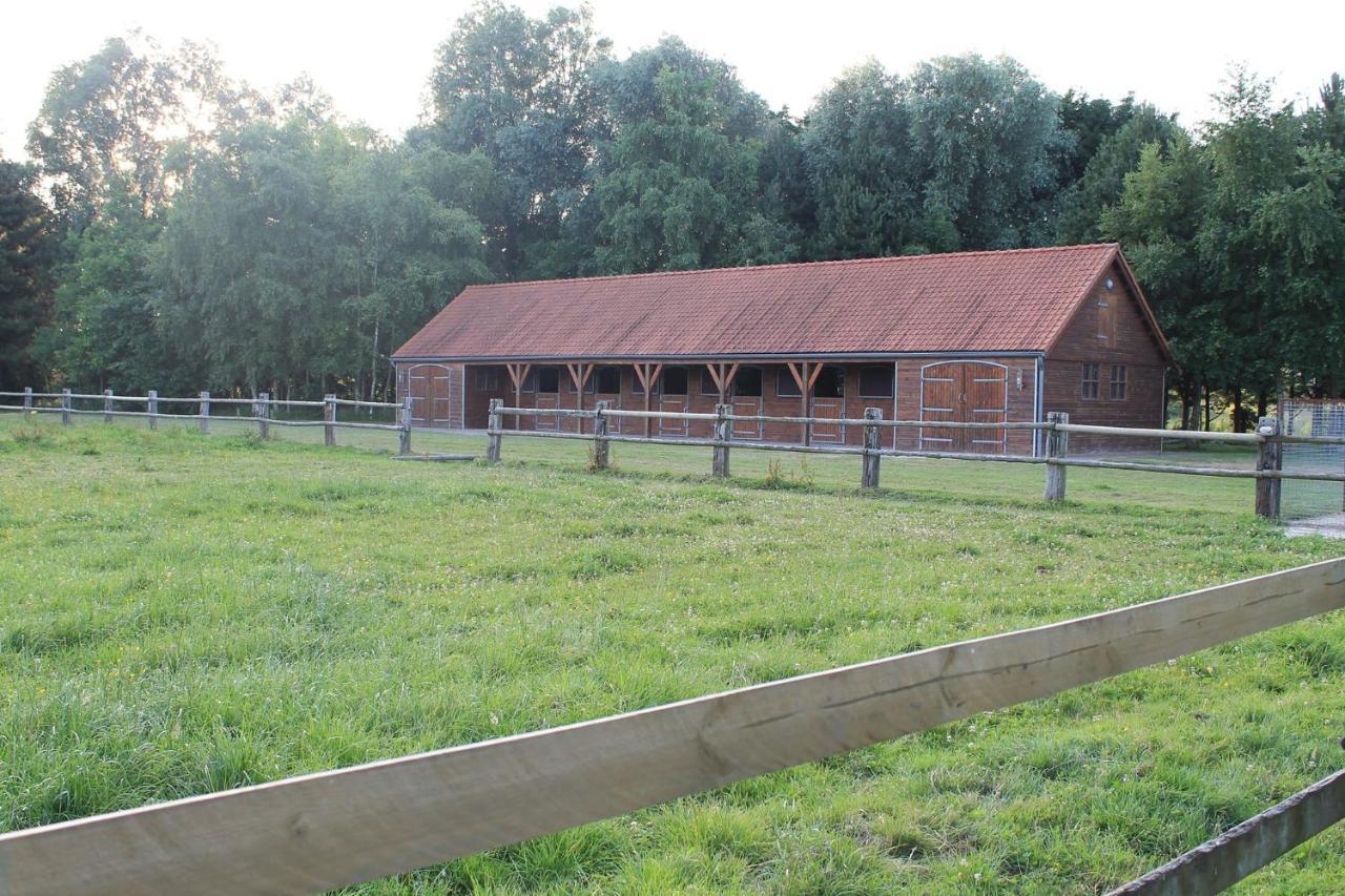 Les Portes Des Froises Saint-Quentin-en-Tourmont Kültér fotó